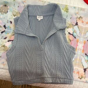 Blue Le Lis Collection Sweater Vest Size Small 🫶🏼🫶🏼